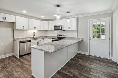 107 S Ralph St, Claxton, GA 30417 - photo 5