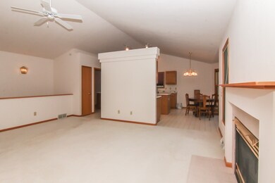 520 Oakwood Dr, Oregon, WI 53575 - photo 5