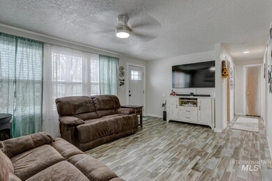 504 E Selway Dr, Homedale, ID 83628 - photo 6