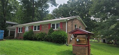 411 Chaney Rd, Asheboro, NC 27205 - photo 2