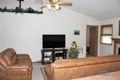 1242 Countryside Dr unit C20, Findlay, OH 45840 - photo 6