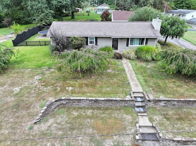 226 W Terminal St, Albion, IL 62806 - photo 3