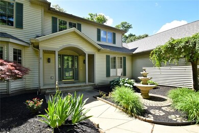 411 Falling Leaves Cir, Aurora, OH 44202 - photo 2