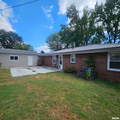 2810 College St, Mount Vernon, IL 62864 - photo 5