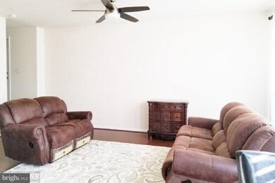 25251 Laureldale Terrace, Chantilly, VA 20152 - photo 6