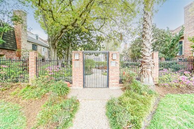 2840 Bellefontaine St, Houston, TX 77025 - photo 2