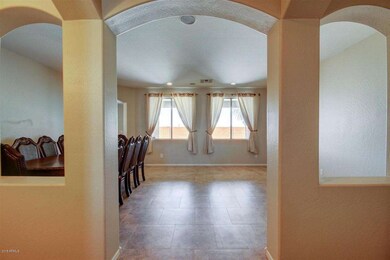 Formal Dining Room - Entry
