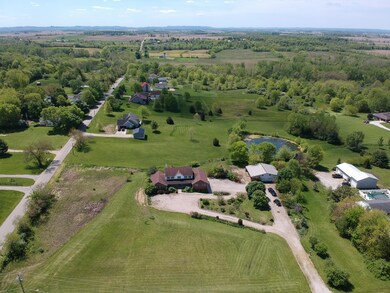 7445 Tarlton Rd, Circleville, OH 43113 - photo 2