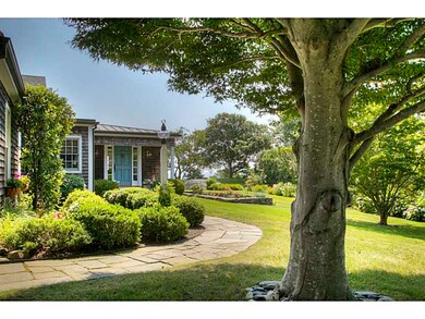 565 Tuckerman Ave, Middletown, RI 02842 - photo 3