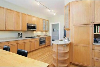 128 Sewall Ave unit B, Brookline, MA 02446 - photo 4