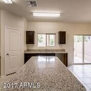 560 kitchen1
