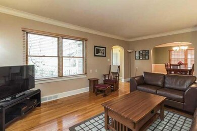 2805 45th St, Des Moines, IA 50310 - photo 3