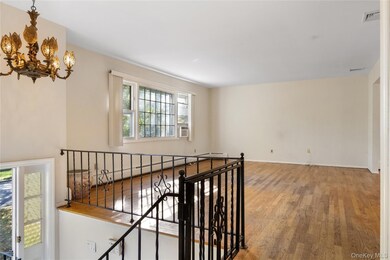 5 Catalpa Ct, Bardonia, NY 10954 - photo 4