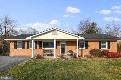 352 Miller Dr, Strasburg, VA 22657 - photo 2