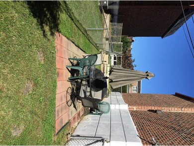 2881 Tremont St, Philadelphia, PA 19136 - photo 4