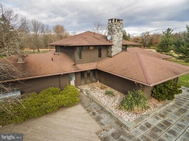 6496 Blueberry Ln, Pipersville, PA 18947 - photo 5