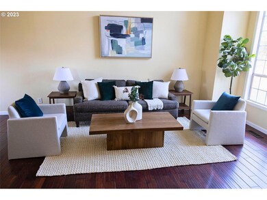 Living Room/Entrance