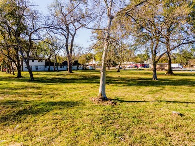 8921 Irvington Blvd, Houston, TX 77022 - photo 7
