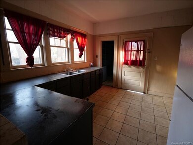 638 W Front St, Statesville, NC 28677 - photo 5