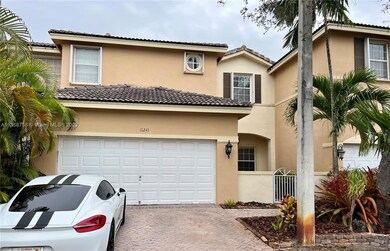 2 car garage w keyless entry new lighting 