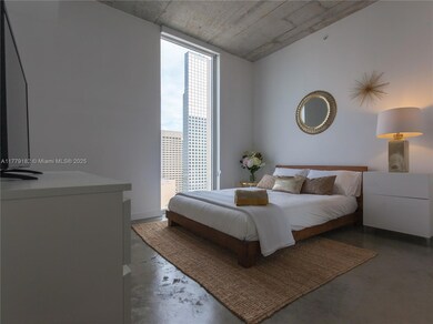 Centro unit 2802, Miami, FL 33131 - photo 7
