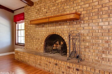 310 Memorial Dr, Wake Village, TX 75501 - photo 6