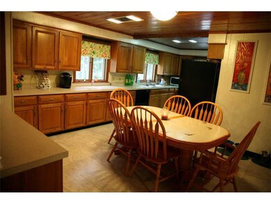 139 Boardman Ave, Cumberland, RI 02864 - photo 3