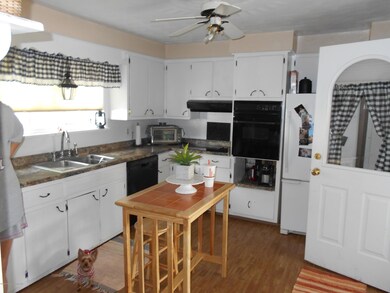 111 Curtain St, Dupont, PA 18641 - photo 3