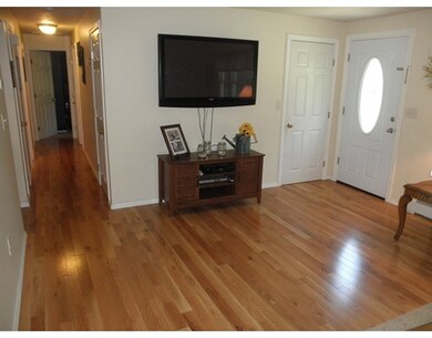 20 Drury Ln, Oxford, MA 01540 - photo 4