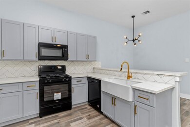 1010 Junell St unit B, Houston, TX 77088 - photo 4