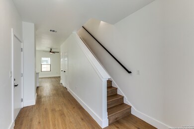 207 Gravel St unit 101, San Antonio, TX 78203 - photo 3