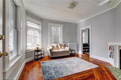 16 Bliss Rd unit 1, Newport, RI 02840 - photo 3