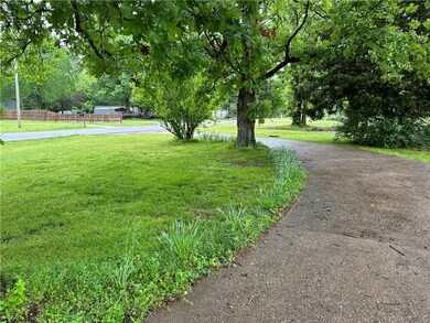 582 Serenity Dr, Watts, OK 74964 - photo 3