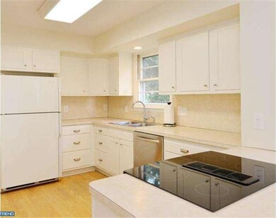 105 Locust Dr, Newark, DE 19711 - photo 4