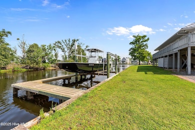 938 E Bayside Dr