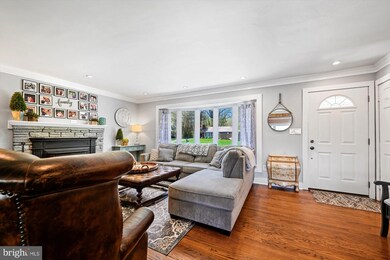 9917 Dellwood Ave, Columbia, MD 21046 - photo 3