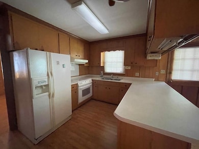 2018 Sharon Dr, Albany, GA 31707 - photo 5