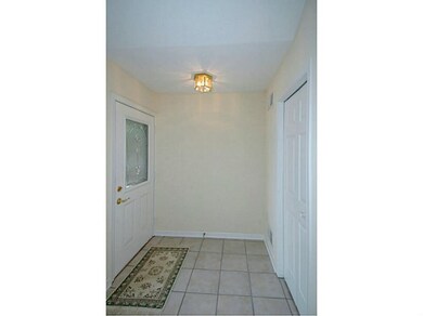Entry/Foyer.