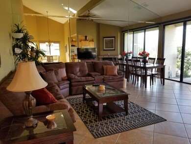 76094HoneysuckleLivingRm1