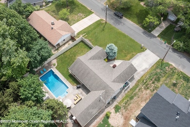 31 Woodbrook Dr, Matawan, NJ 07747 - photo 2