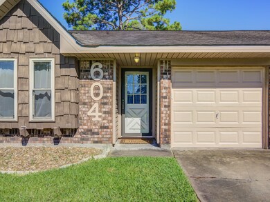 604 Heather Ln, Friendswood, TX 77546 - photo 2