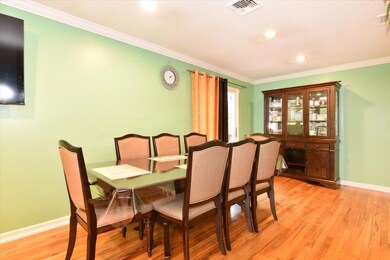 23 Monroe St, Franklin Square, NY 11010 - photo 7