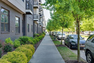 02-782 Riverfront Pkwy-2