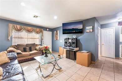2104 Bavington Dr unit C, Las Vegas, NV 89108 - photo 7