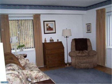 1747 W Chester Pike unit 36, Havertown, PA 19083 - photo 3