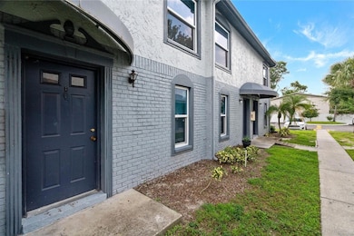 5112 Temple Heights Rd unit B, Tampa, FL 33617 - photo 3