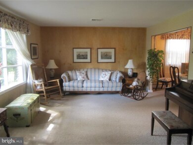 1140 Strathmann Dr, Southampton, PA 18966 - photo 2