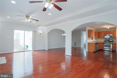 12209 Emerald Way, Germantown, MD 20876 - photo 5