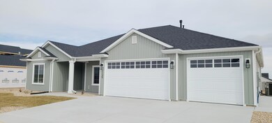 1135 E 4240 N