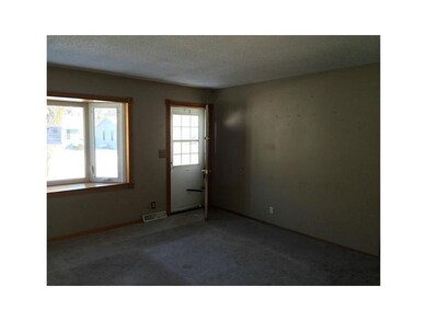 825 Valleyview Dr, Marion, IA 52302 - photo 2